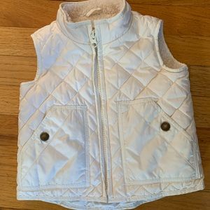 Baby Gap white puffer vest. Size 2 yrs